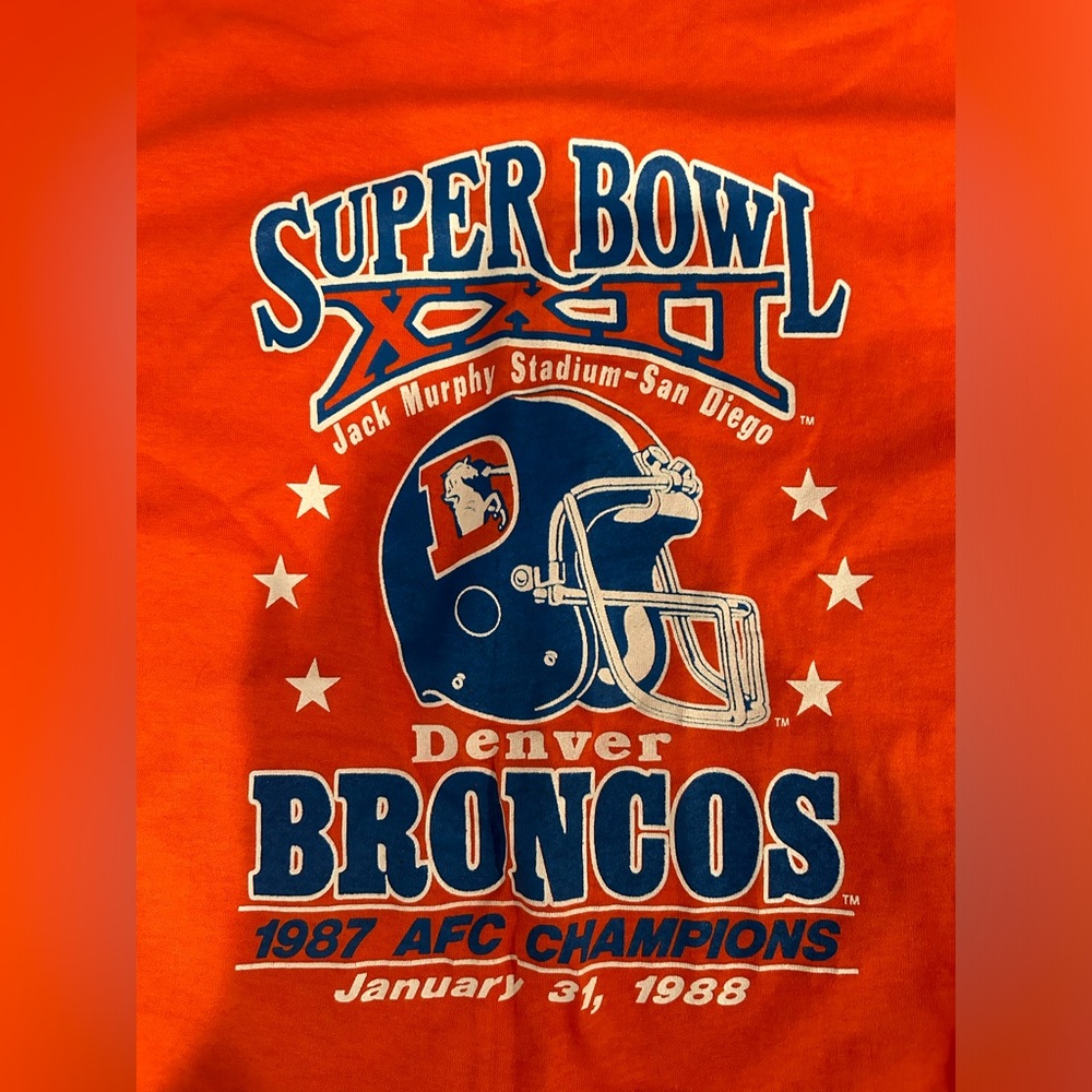 Men’s like-new vintage Denver Broncos graphic Tshirt